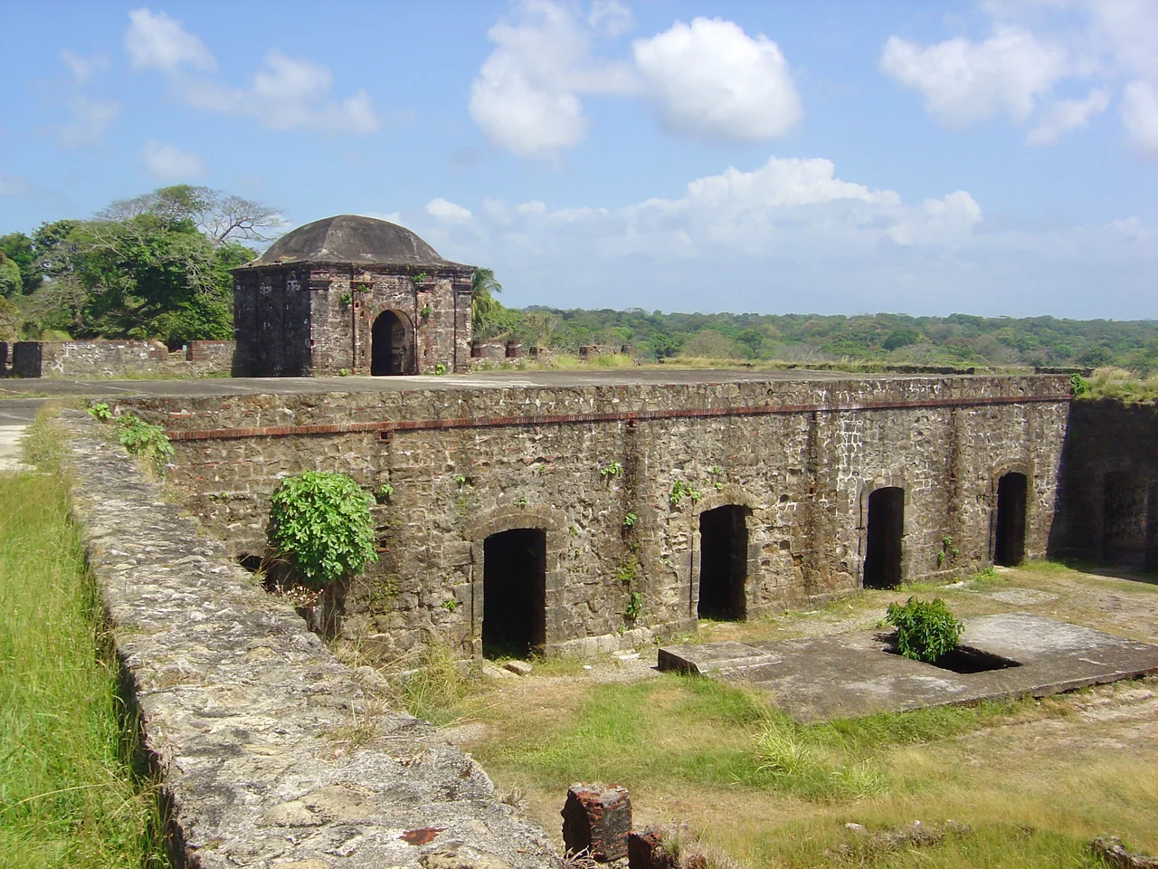 This is a picture of the panamanian cultural heritage monument with the ID
